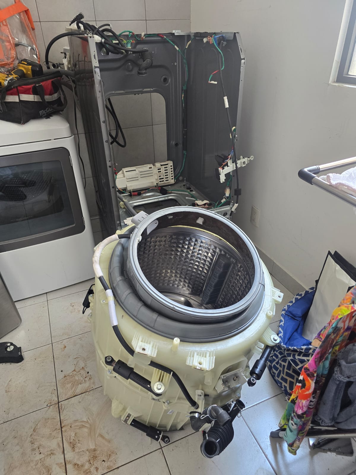 Reparación de lavadora Samsung desarmada para cambiar el tambor